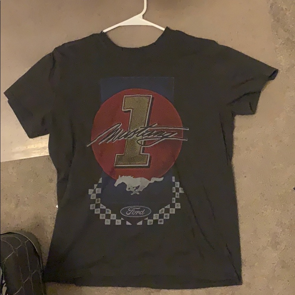 vintage graphic mustang tee!